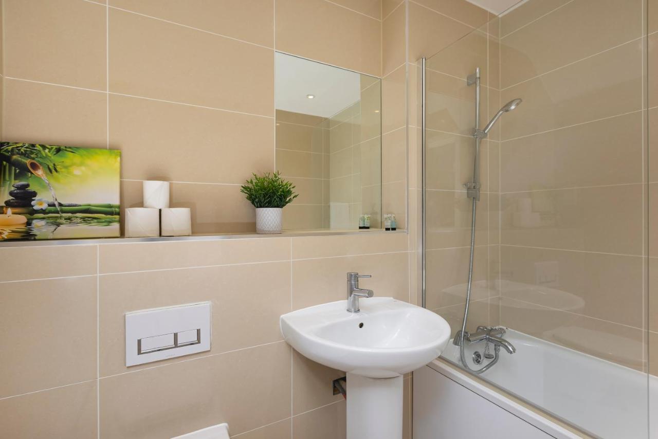 Skyvillion - 4 Bed Luxury Apartment With Balcony & Parking Enfield Exterior foto