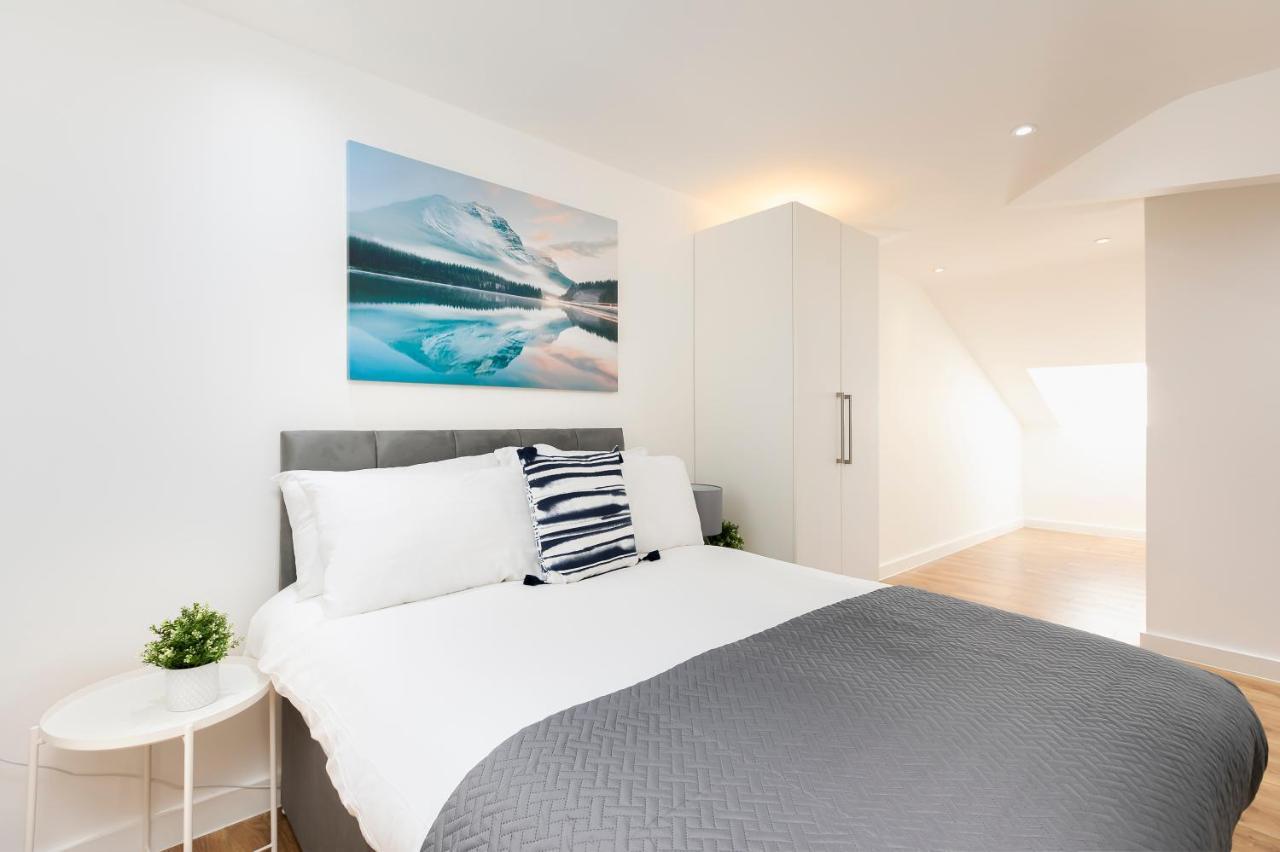 Skyvillion - 4 Bed Luxury Apartment With Balcony & Parking Enfield Exterior foto