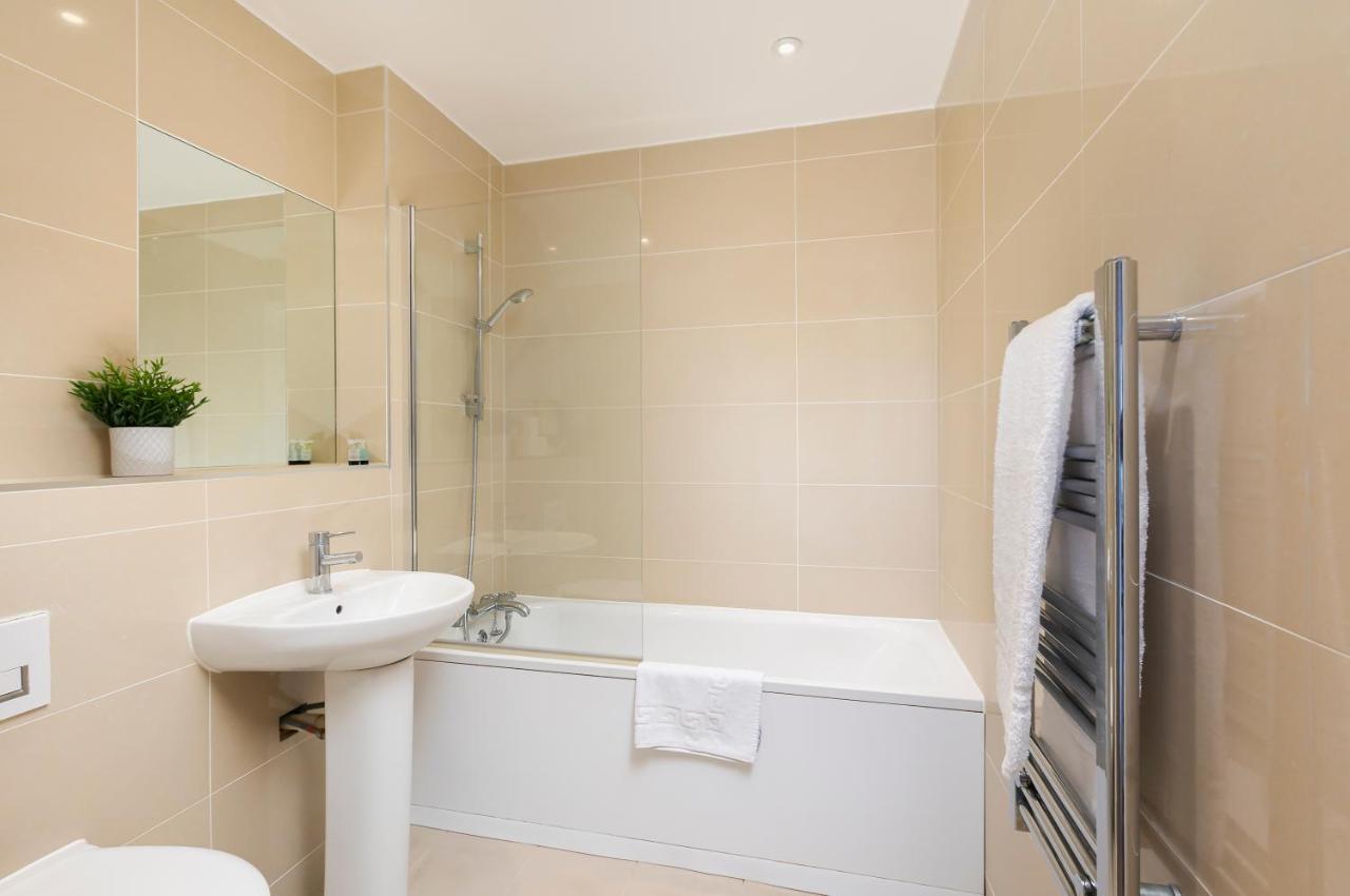 Skyvillion - 4 Bed Luxury Apartment With Balcony & Parking Enfield Exterior foto